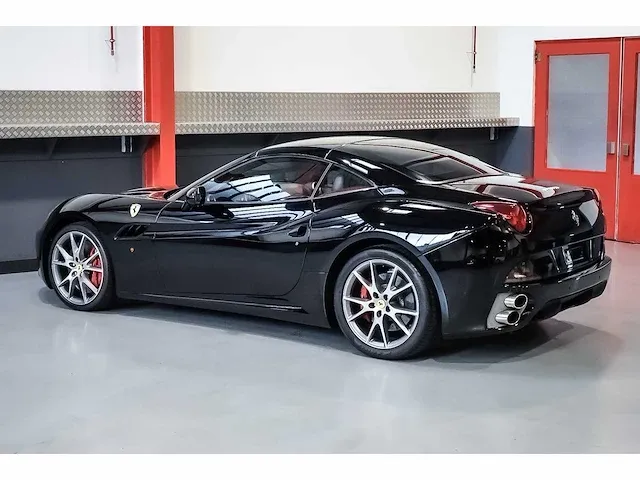 Ferrari california convertible 4,3l v8 - 2011 - afbeelding 39 van  88