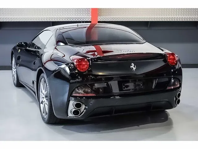 Ferrari california convertible 4,3l v8 - 2011 - afbeelding 40 van  88