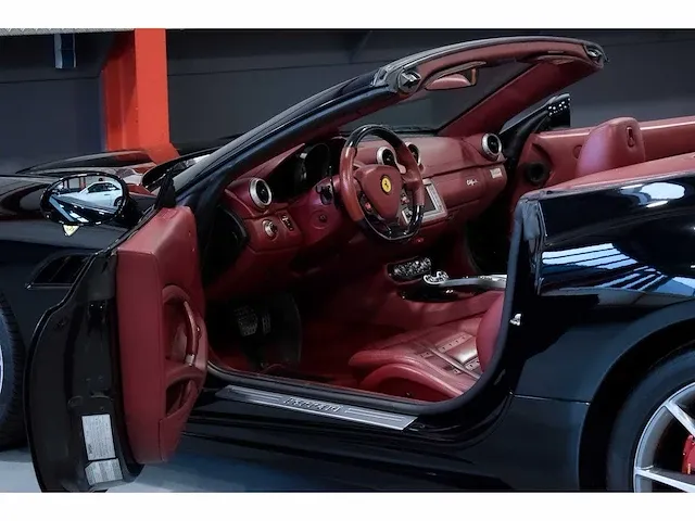 Ferrari california convertible 4,3l v8 - 2011 - afbeelding 49 van  88