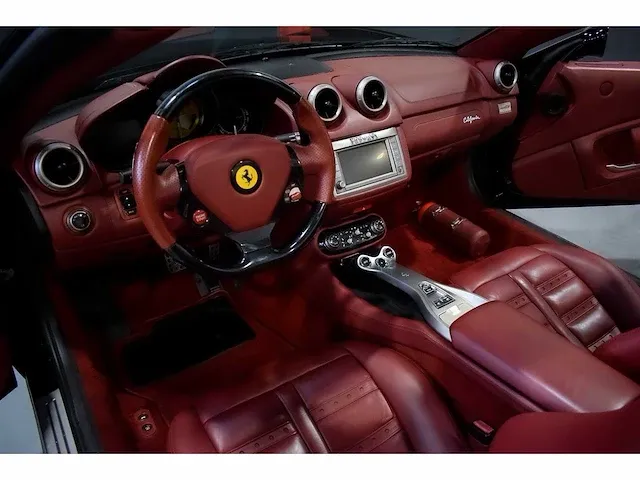 Ferrari california convertible 4,3l v8 - 2011 - afbeelding 55 van  88
