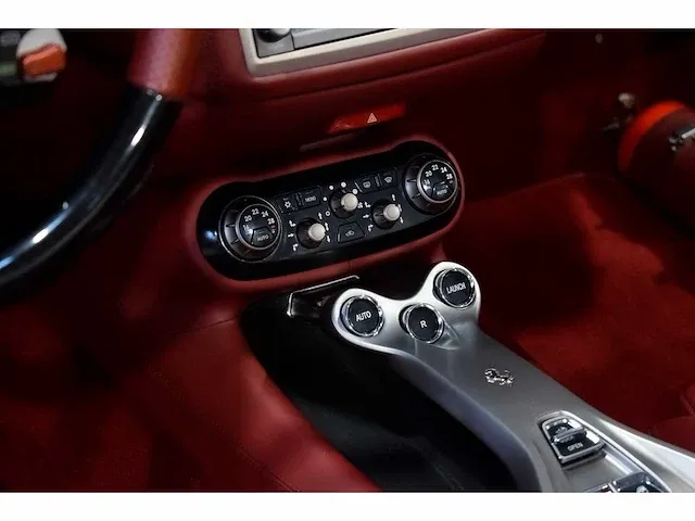 Ferrari california convertible 4,3l v8 - 2011 - afbeelding 58 van  88