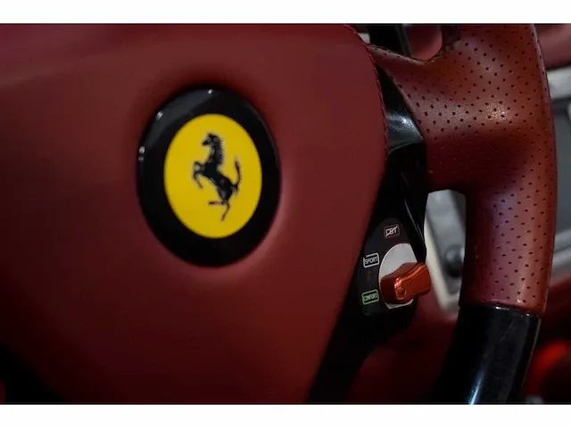 Ferrari california convertible 4,3l v8 - 2011 - afbeelding 60 van  88