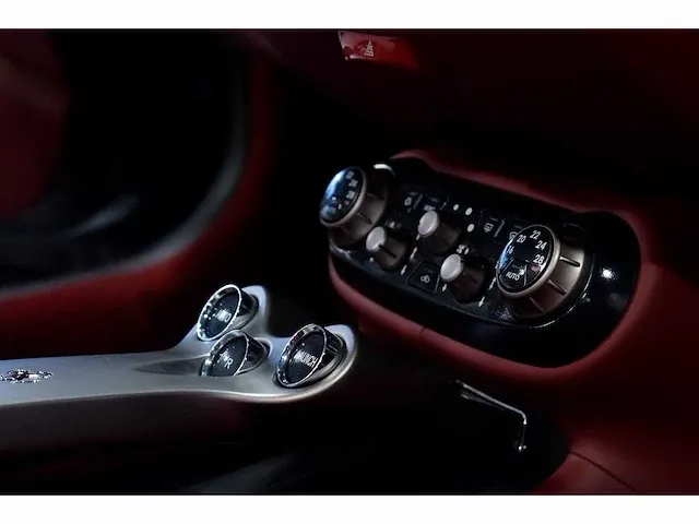 Ferrari california convertible 4,3l v8 - 2011 - afbeelding 66 van  88