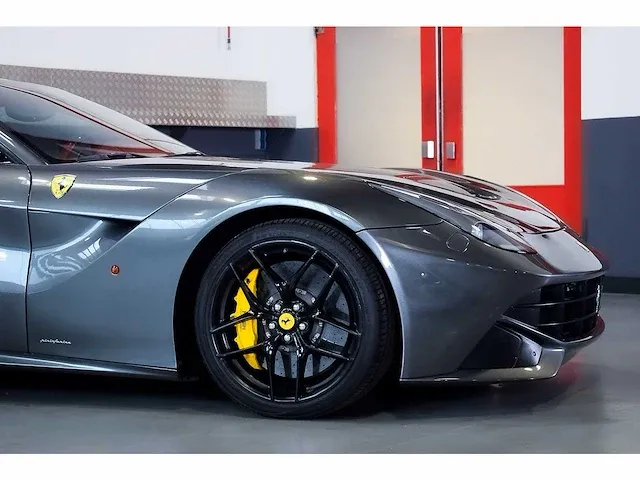 Ferrari f12 berlinetta coupe 6,3l v12 - 2014 - afbeelding 11 van  89