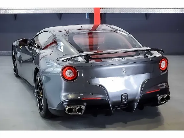 Ferrari f12 berlinetta coupe 6,3l v12 - 2014 - afbeelding 19 van  89