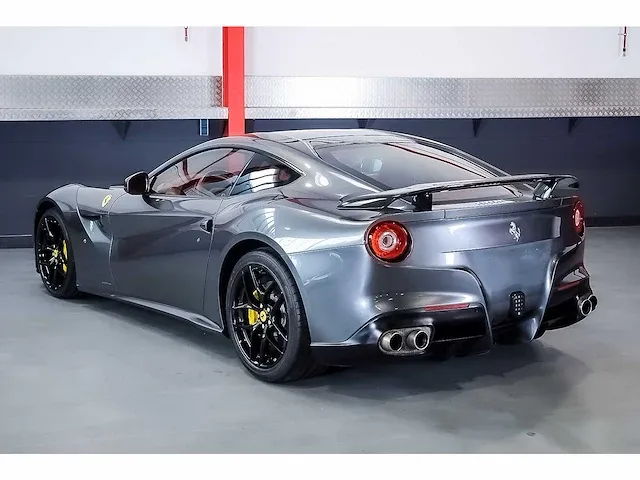 Ferrari f12 berlinetta coupe 6,3l v12 - 2014 - afbeelding 21 van  89