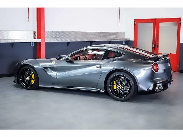 Ferrari f12 berlinetta coupe 6,3l v12 - 2014 - afbeelding 24 van  89