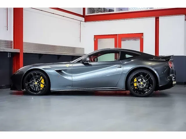 Ferrari f12 berlinetta coupe 6,3l v12 - 2014 - afbeelding 29 van  89