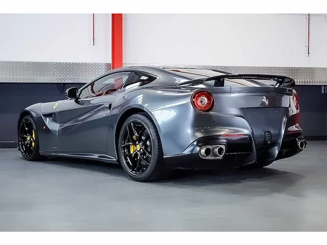 Ferrari f12 berlinetta coupe 6,3l v12 - 2014 - afbeelding 31 van  89