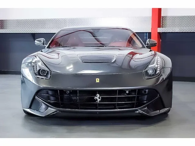 Ferrari f12 berlinetta coupe 6,3l v12 - 2014 - afbeelding 23 van  89