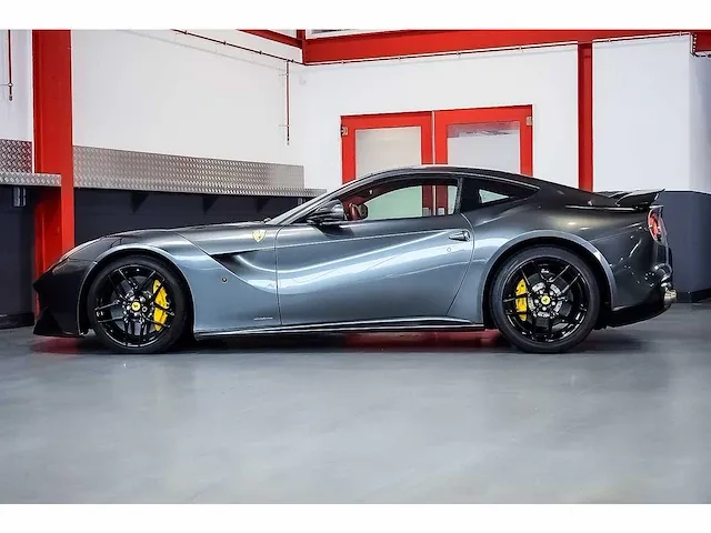 Ferrari f12 berlinetta coupe 6,3l v12 - 2014 - afbeelding 36 van  89