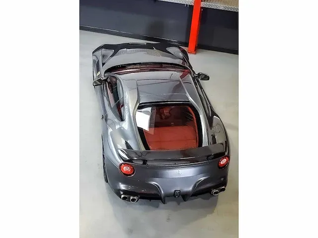 Ferrari f12 berlinetta coupe 6,3l v12 - 2014 - afbeelding 43 van  89