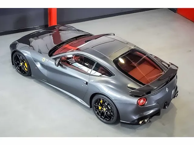 Ferrari f12 berlinetta coupe 6,3l v12 - 2014 - afbeelding 44 van  89