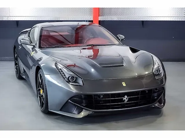 Ferrari f12 berlinetta coupe 6,3l v12 - 2014 - afbeelding 34 van  89