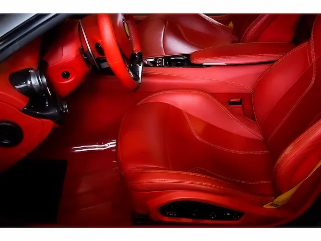 Ferrari f12 berlinetta coupe 6,3l v12 - 2014 - afbeelding 59 van  89