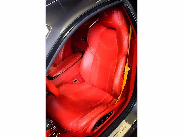 Ferrari f12 berlinetta coupe 6,3l v12 - 2014 - afbeelding 60 van  89