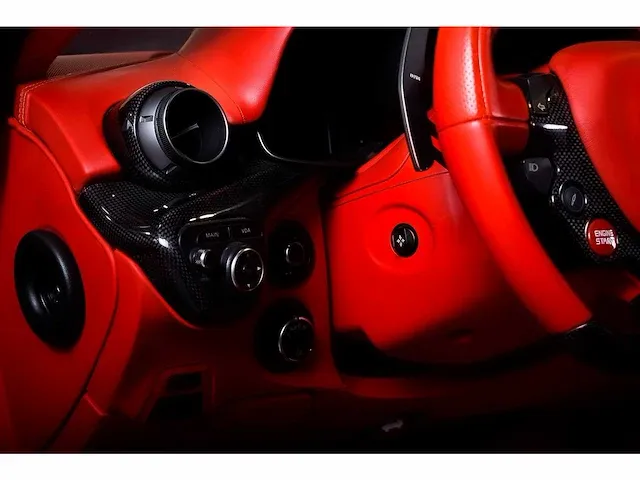 Ferrari f12 berlinetta coupe 6,3l v12 - 2014 - afbeelding 62 van  89