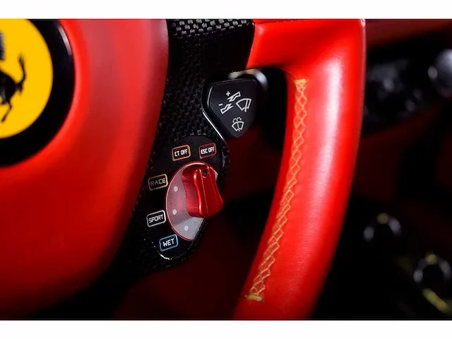 Ferrari f12 berlinetta coupe 6,3l v12 - 2014 - afbeelding 64 van  89