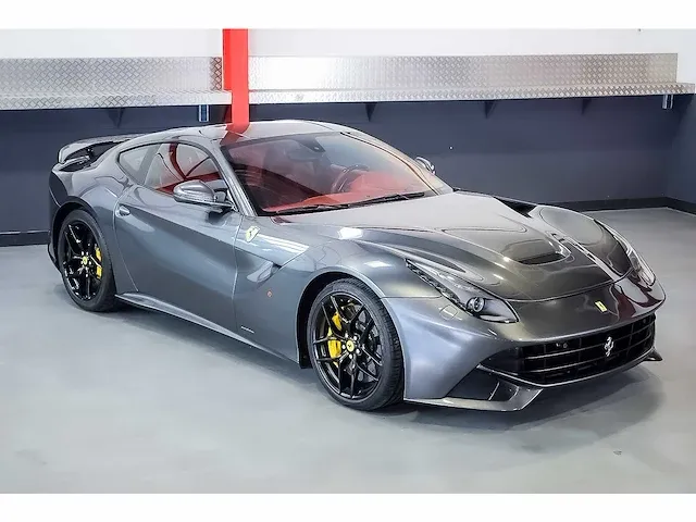 Ferrari f12 berlinetta coupe 6,3l v12 - 2014 - afbeelding 56 van  89