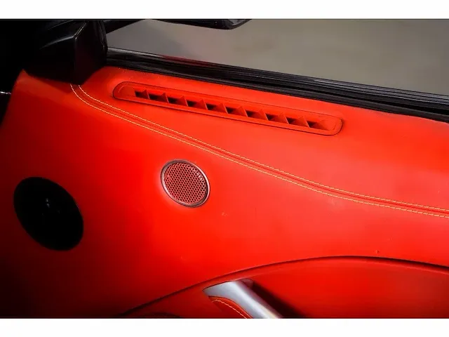 Ferrari f12 berlinetta coupe 6,3l v12 - 2014 - afbeelding 70 van  89