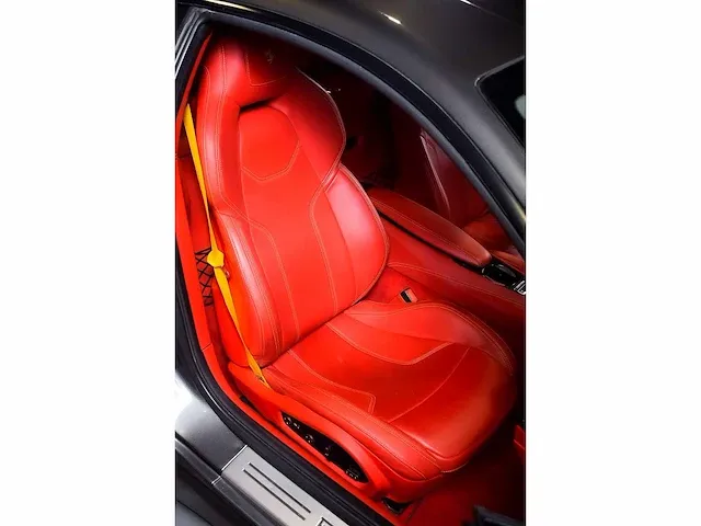 Ferrari f12 berlinetta coupe 6,3l v12 - 2014 - afbeelding 73 van  89