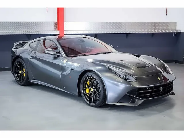 Ferrari f12 berlinetta coupe 6,3l v12 - 2014 - afbeelding 67 van  89
