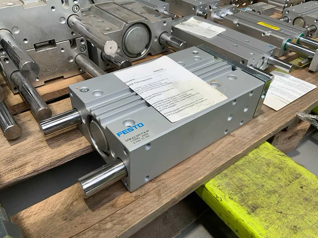 Festo diverse pneumatische cilinders (21x) - afbeelding 4 van  10