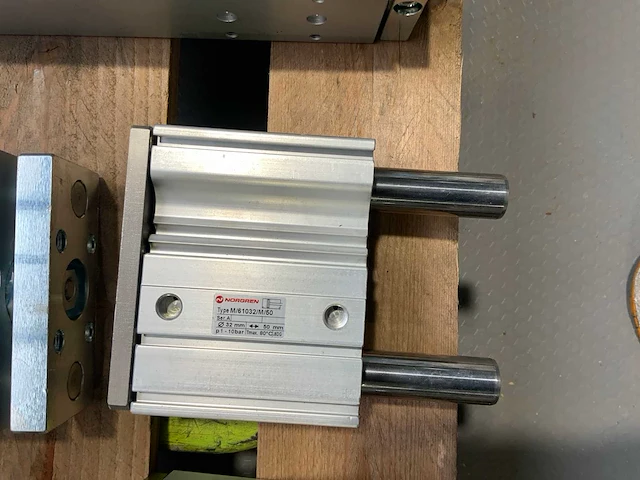 Festo diverse pneumatische cilinders (21x) - afbeelding 6 van  10