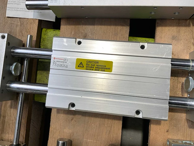 Festo diverse pneumatische cilinders (21x) - afbeelding 8 van  10