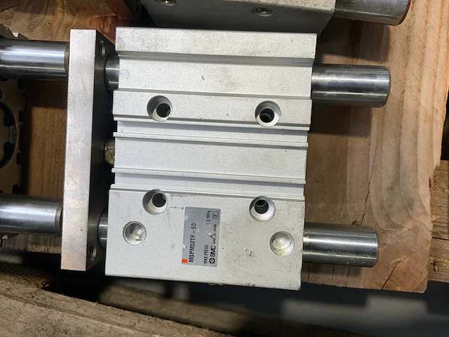 Festo diverse pneumatische cilinders (21x) - afbeelding 9 van  10
