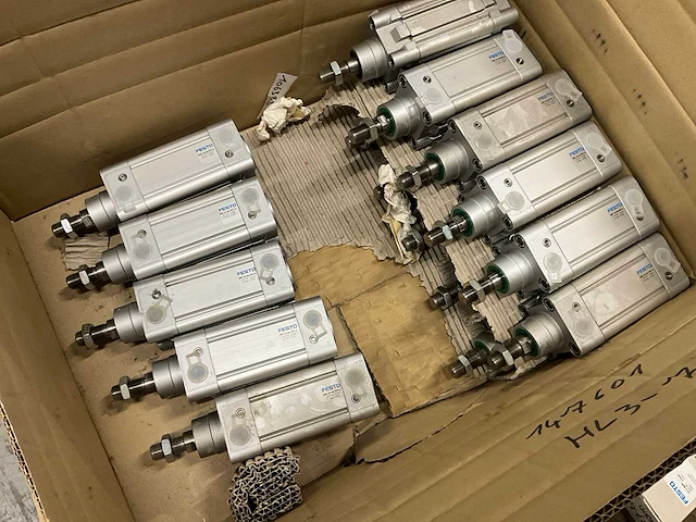 Festo partij pneumatische onderdelen - afbeelding 2 van  48