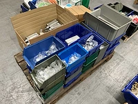 Festo partij pneumatische onderdelen - afbeelding 1 van  48