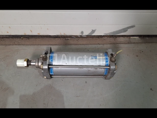 Festo pneumatische cilinder - afbeelding 2 van  4