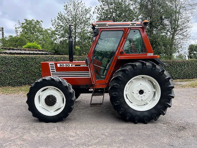 Fiat - 1992 - 80-90dt - vierwielaangedreven landbouwtractor - afbeelding 10 van  17