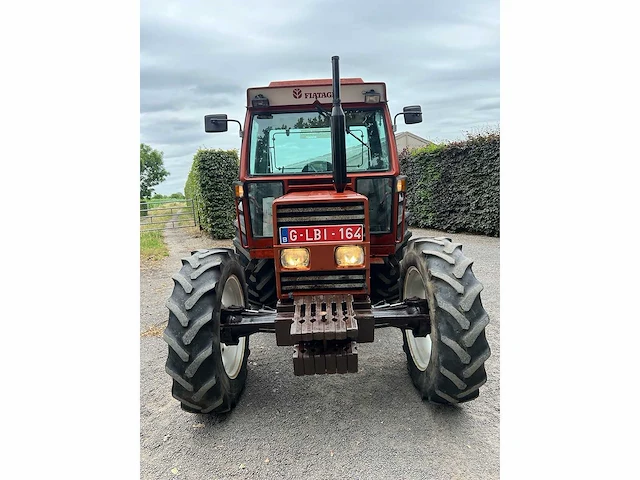 Fiat - 1992 - 80-90dt - vierwielaangedreven landbouwtractor - afbeelding 12 van  17