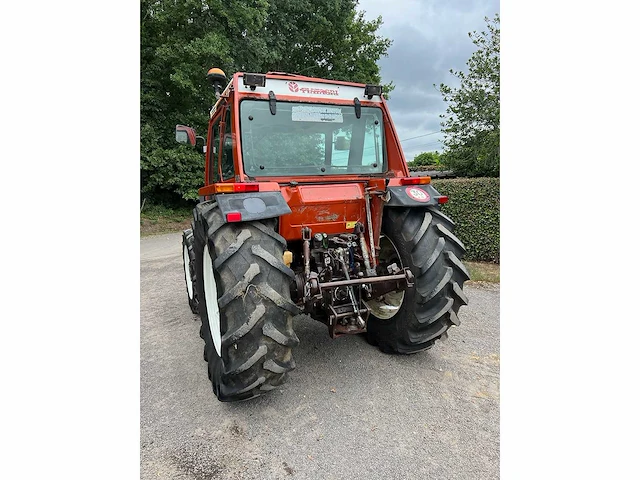 Fiat - 1992 - 80-90dt - vierwielaangedreven landbouwtractor - afbeelding 14 van  17