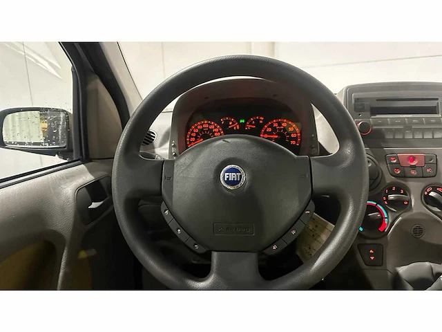Fiat - 2003 - panda - personenauto - afbeelding 8 van  34