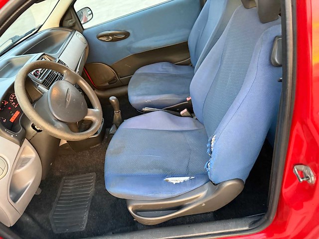 Fiat - 2003 - punto - personenauto - afbeelding 4 van  14