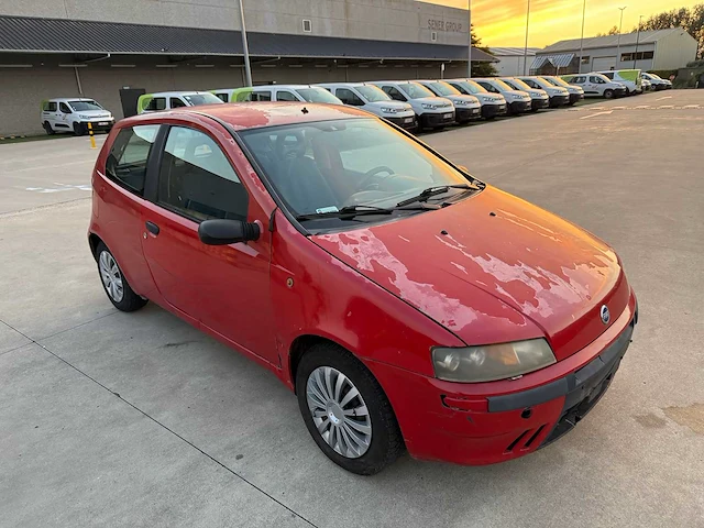 Fiat - 2003 - punto - personenauto - afbeelding 1 van  14