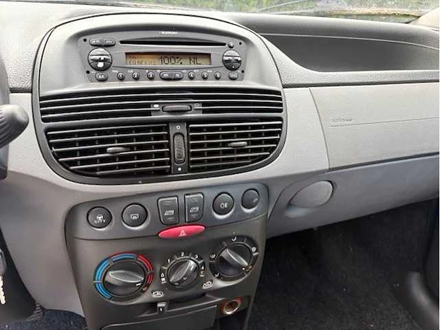 Fiat - punto - car - 2001 - afbeelding 5 van  14