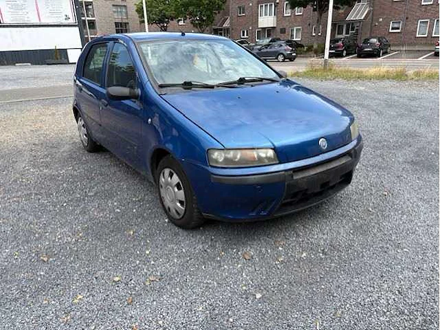 Fiat - punto - car - 2001 - afbeelding 10 van  14