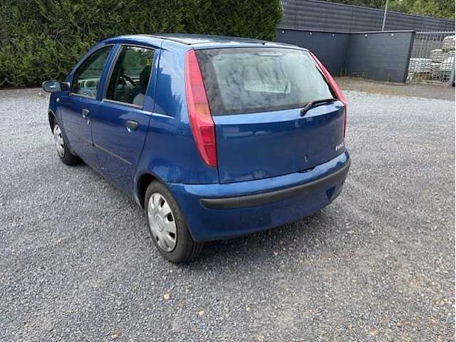 Fiat - punto - car - 2001 - afbeelding 13 van  14