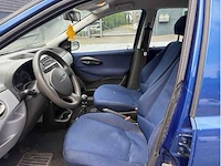 Fiat - punto - car - 2001 - afbeelding 14 van  14