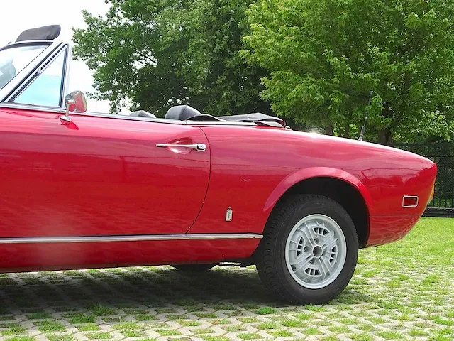 Fiat 124 sport spider 1800 - afbeelding 3 van  56