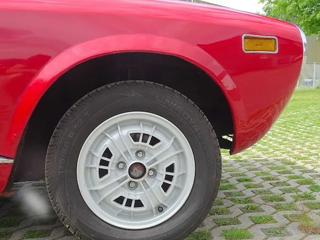 Fiat 124 sport spider 1800 - afbeelding 13 van  56