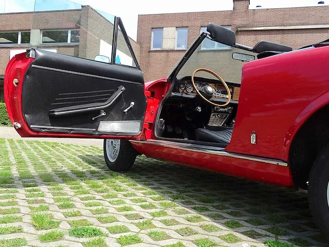 Fiat 124 sport spider 1800 - afbeelding 24 van  56