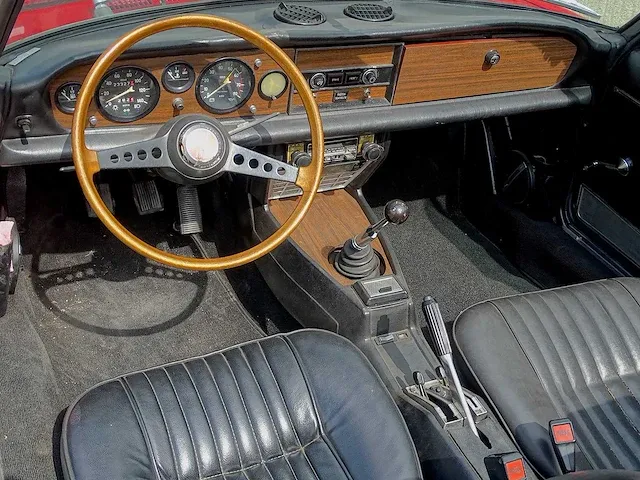 Fiat 124 sport spider 1800 - afbeelding 25 van  56