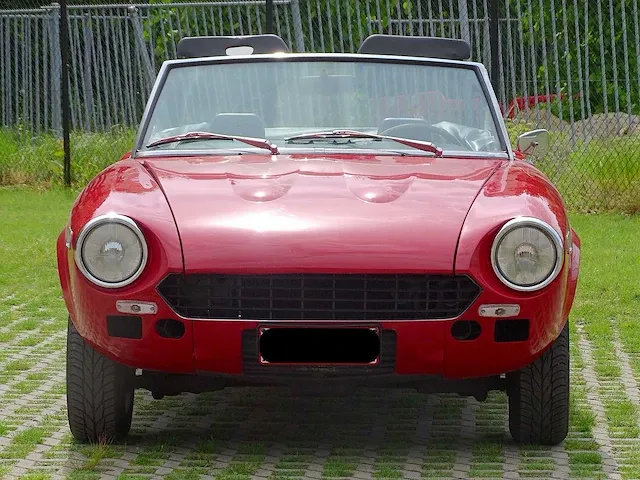 Fiat 124 sport spider 1800 - afbeelding 53 van  56