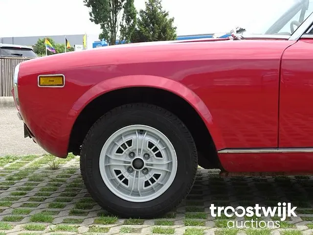 Fiat 124 sport spider 1800 - afbeelding 2 van  50