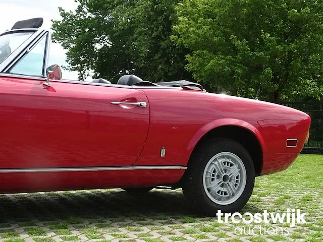Fiat 124 sport spider 1800 - afbeelding 3 van  50
